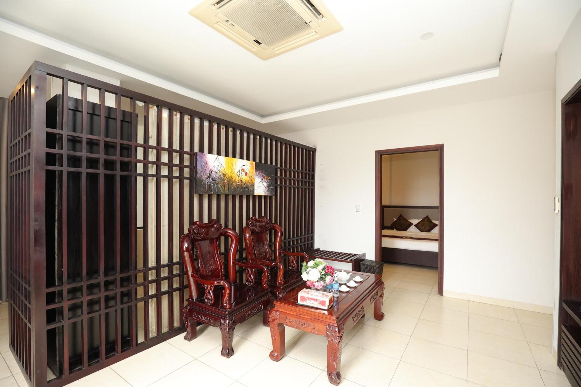 Golden Quang Tri Hotel Dong Ha Exterior photo